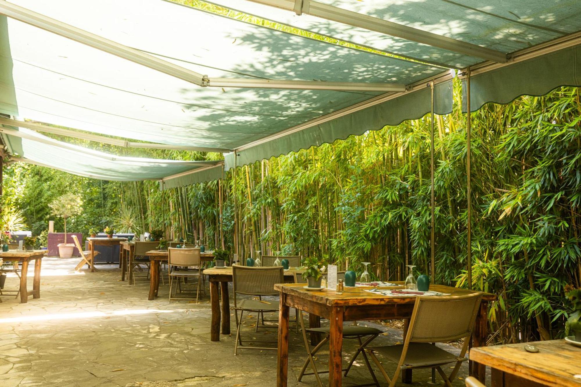 Hotel Restaurant Des Thermes Castera-Verduzan Bagian luar foto