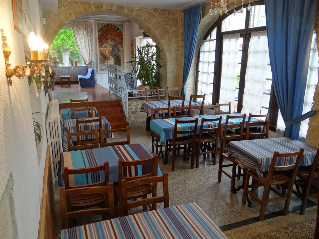 Hotel Restaurant Des Thermes Castera-Verduzan Bagian luar foto